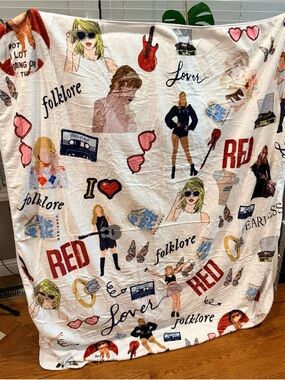 Taylor Swift 'Red/Folklore' Themed vintage White Plush Throw Blanket